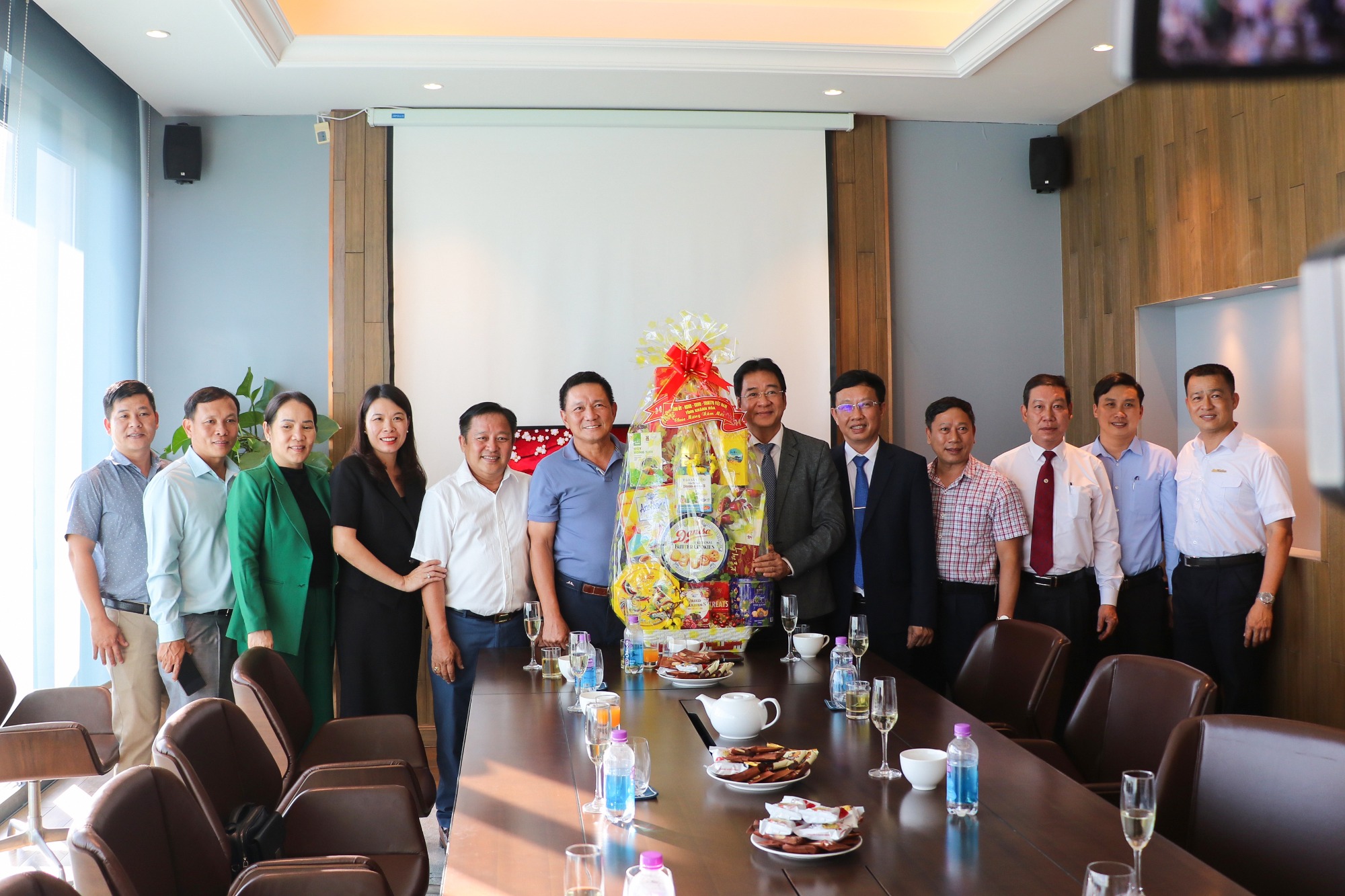 PHÓ CHỦ TỊCH THƯỜNG TRỰC TỈNH KHÁNH HOÀ HỘI THĂM VÀ ỦNG HỘ ANA MARINA NHA TRANG NHÂN DỊP ĐẦU XUÂN - TẾT NGUYÊN ĐÁN 2026